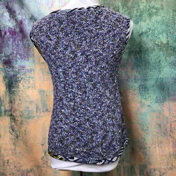 ๐ฅ Boucle Wool Knitted Vest with Buttons - Picture 7 of 8